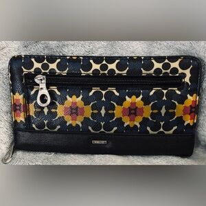 Relic Women's Floral Pattern Wallet